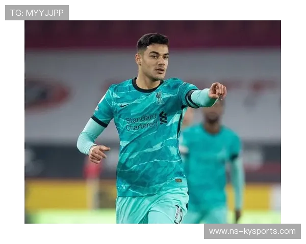 成都谢菲联主帅戴维斯表扬球员拼搏精神，成都谢菲联门将